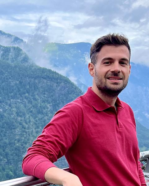 evan_katsarelis_portrait.jpg